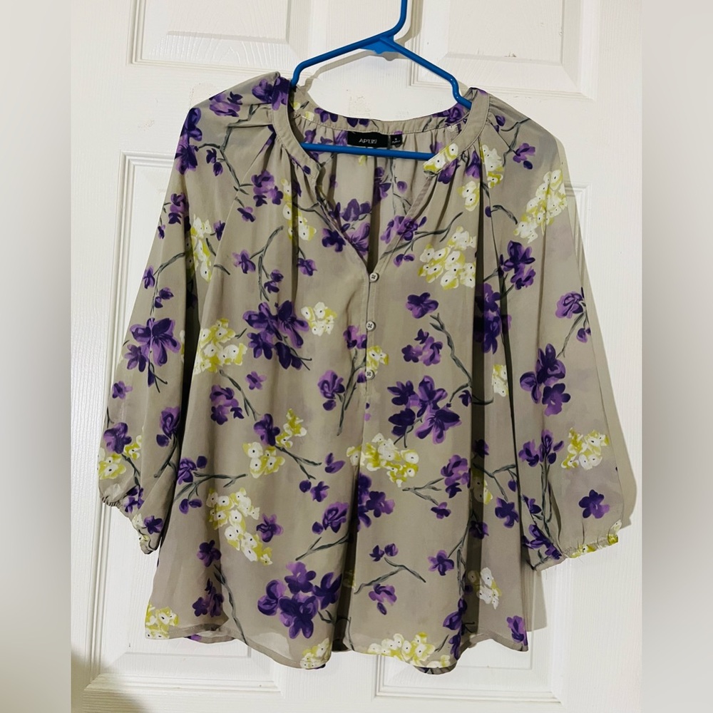 Apt. 9 Women's Gray and Purple Floral 3/4 Sleeves Blouse Sz‎ S